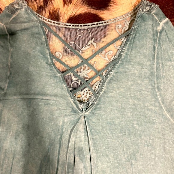 Blouse - Picture 2 of 2